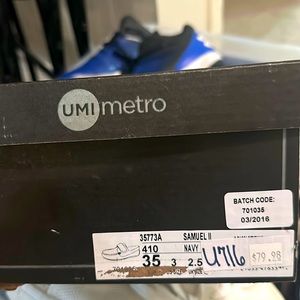 navy blue boys Velcro shoes size 3 never been worn